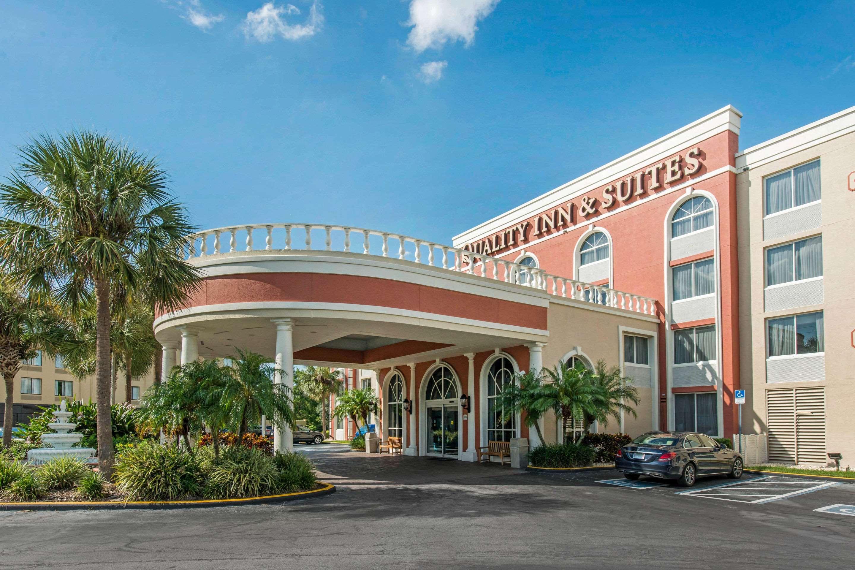 Quality Inn & Suites Near The Theme Parks Orlando Exterior photo