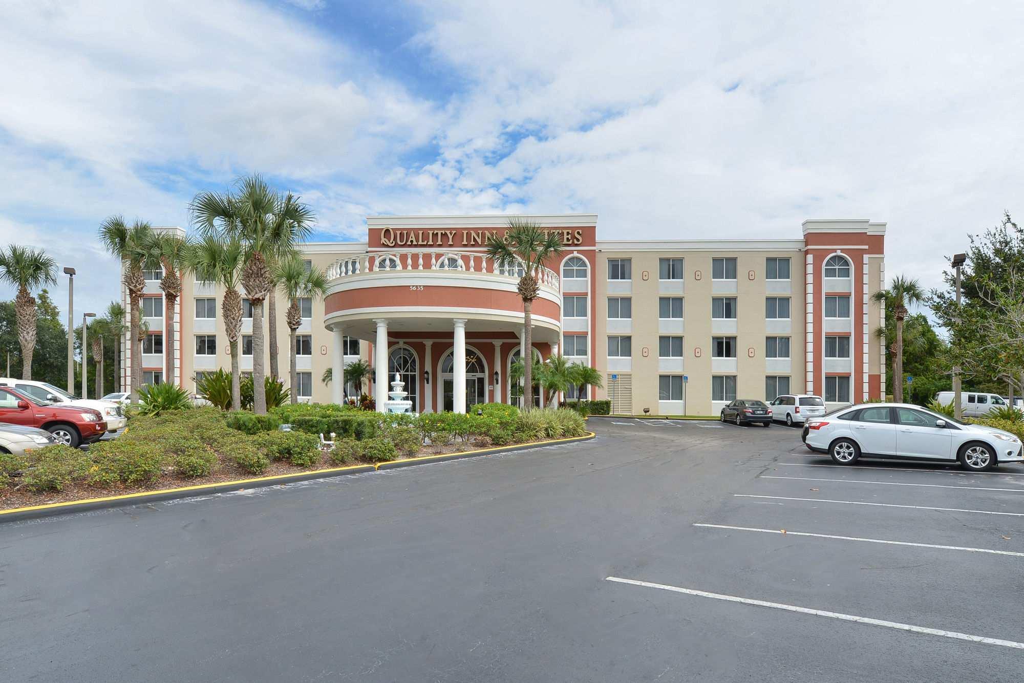 Quality Inn & Suites Near The Theme Parks Orlando Exterior photo