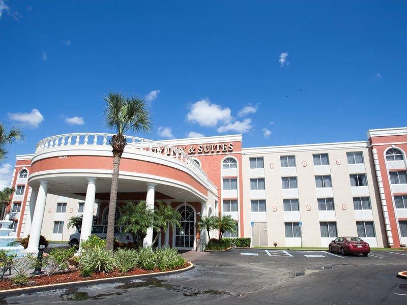 Quality Inn & Suites Near The Theme Parks Orlando Exterior photo