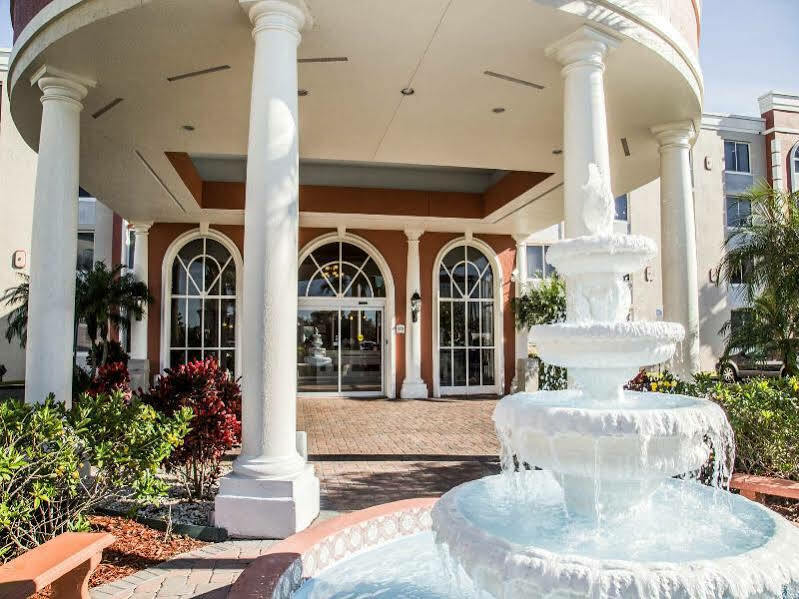 Quality Inn & Suites Near The Theme Parks Orlando Exterior photo